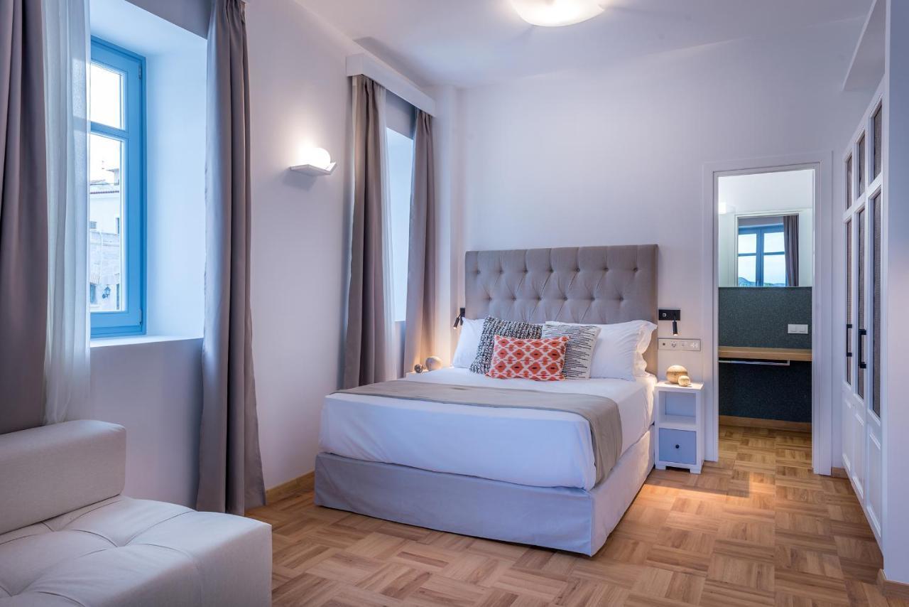 Shapes Luxury Suites Ermoupoli Buitenkant foto