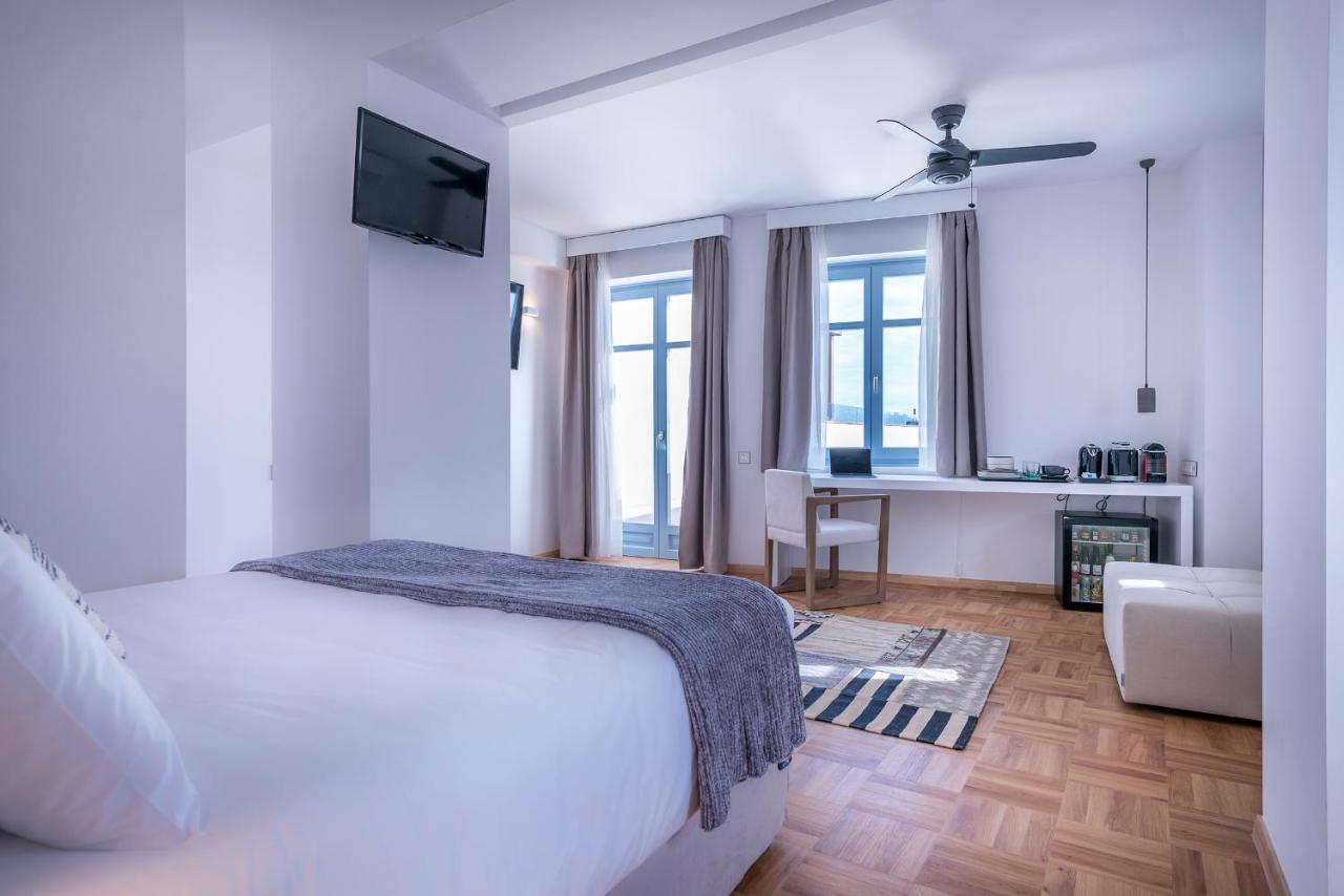 Shapes Luxury Suites Ermoupoli Buitenkant foto